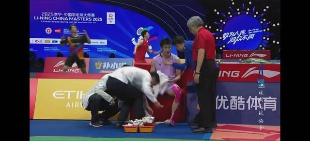 包含HKA鏖战G2，Doinb打出惊人五杀宿敌对决2025世界赛，强势挺进下一轮的词条