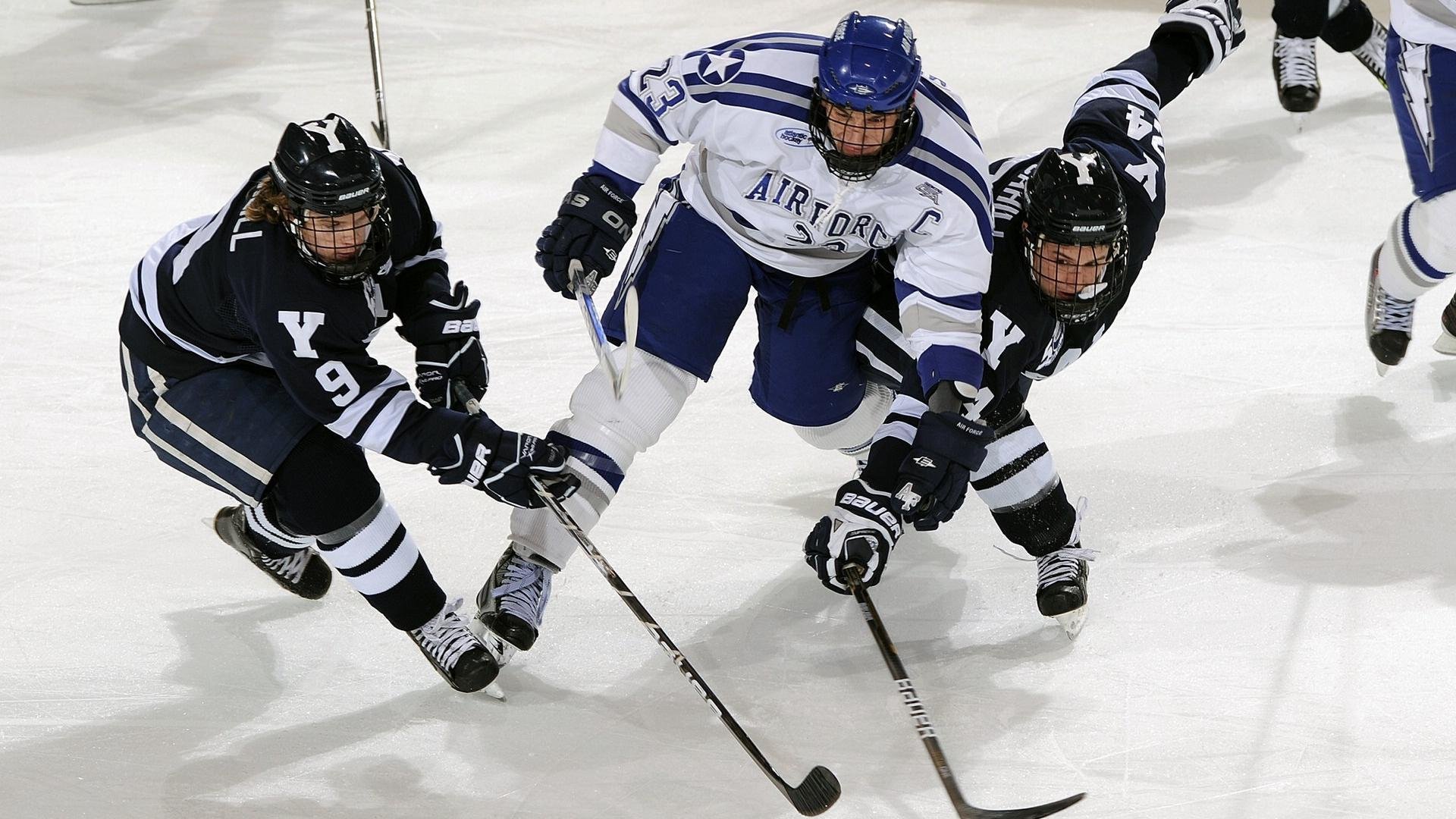 开云-哈利伯顿关键球引爆全场，火箭逆袭凯尔特人，新生代控卫之争再添烽火！